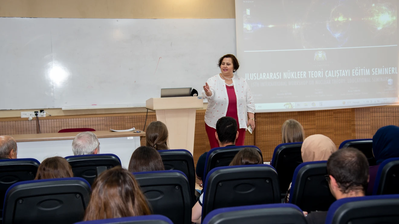 Selçuk Üniversitesinde nükleer fizik ve nükleer astrofizik anlatıldı